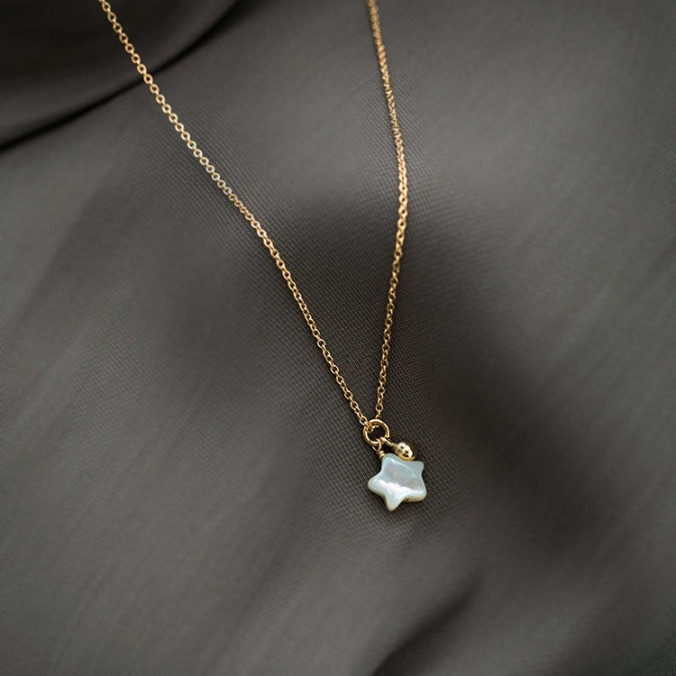 Celine – Collier Pendentif Étoile et Perle Mini