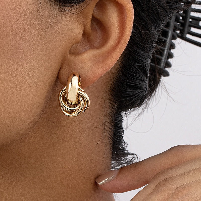 Aurèle – Boucles d’Oreilles Géométriques Multicouches Torsadées