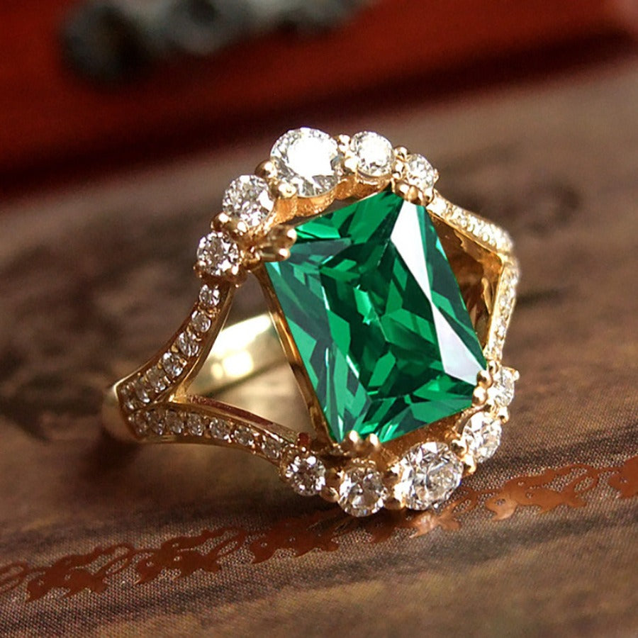 Elisova – Bague Grenthal Dorée à Pierre Lumineuse