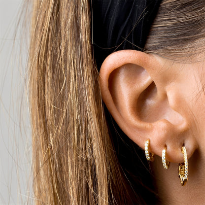 Amandine – Boucles d'oreilles Rondes Géométriques Micro-Pavées