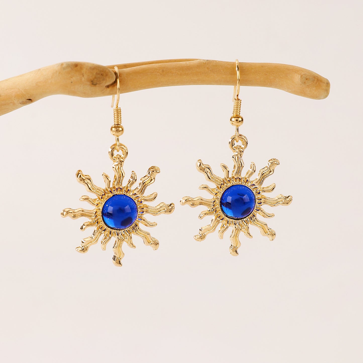 Solene – Boucles d'oreilles studs vintage à motif soleil