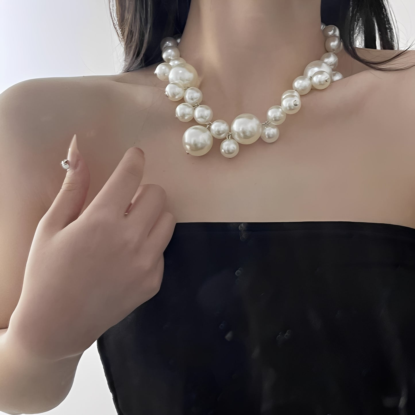 Lucie – Collier luxe léger avec perles grandes et petites