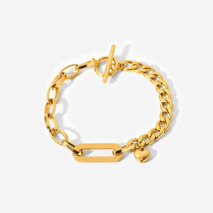 Celestine – Bracelet Élégant en Or T-Bar avec Charme
