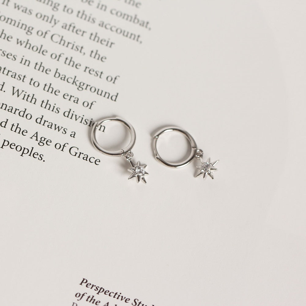 Cess – Boucles d'Oreilles Huggie Micro Pavé Étoile