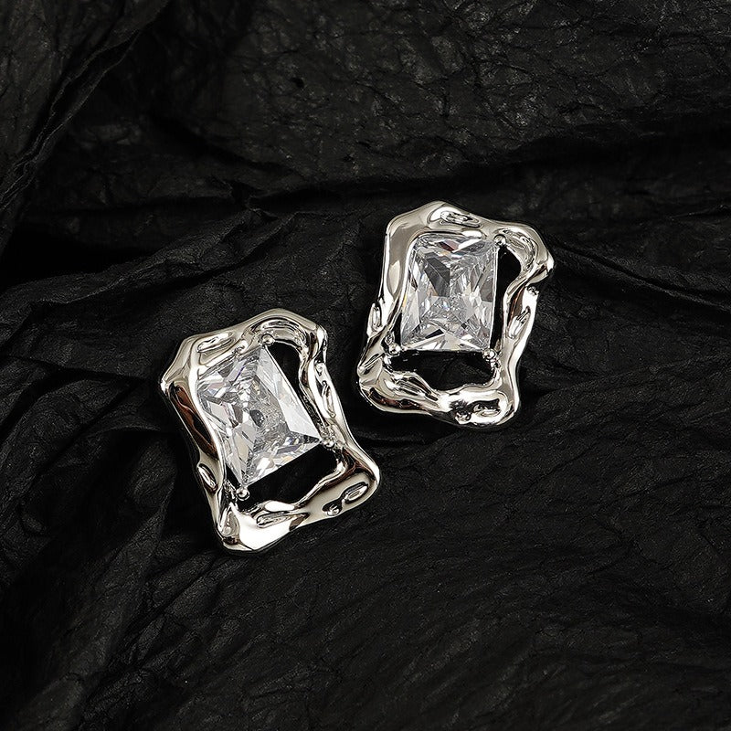 Hana – Boucles d’Oreilles Pierre Dorée Liquide