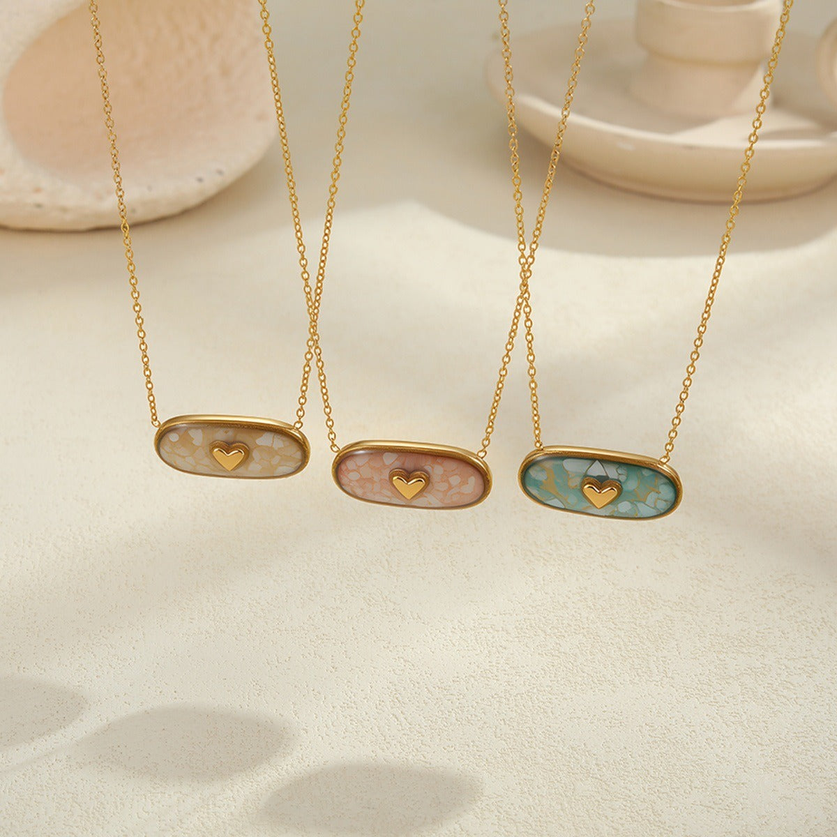 Amelie – Collier Cœur Émaillé Doré