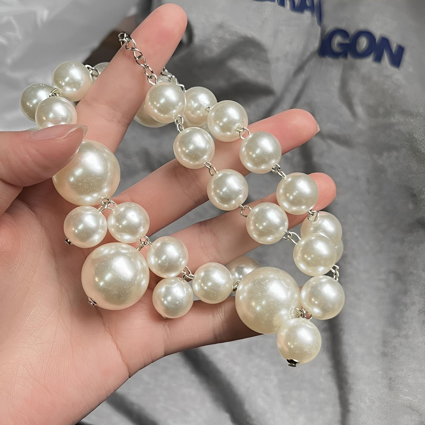Lucie – Collier luxe léger avec perles grandes et petites