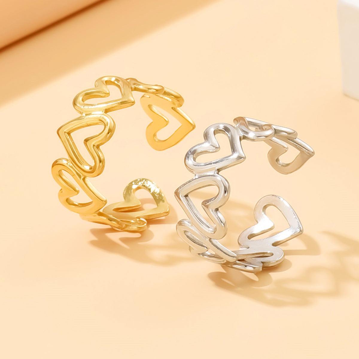 Rica – Bague Cœur en Acier Inoxydable et Titane Ajustable