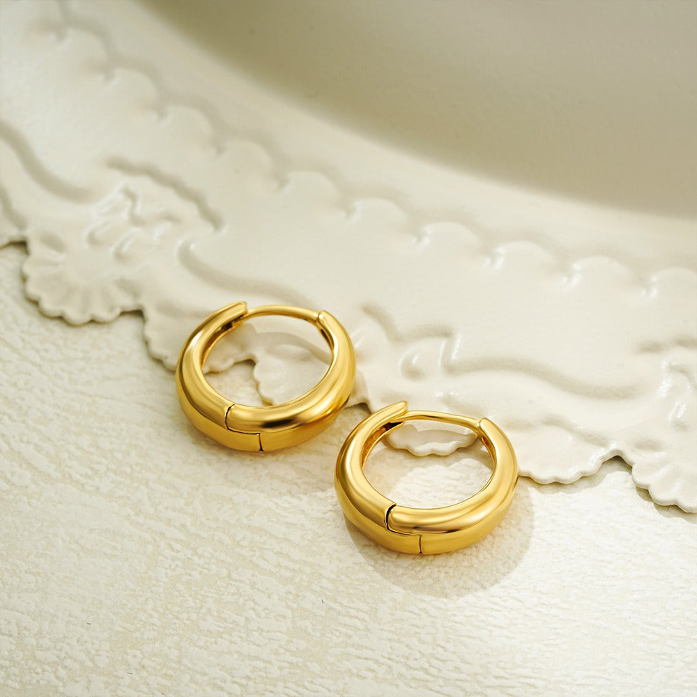Aurya – Boucles d’Oreilles Simples et Brillantes en Or