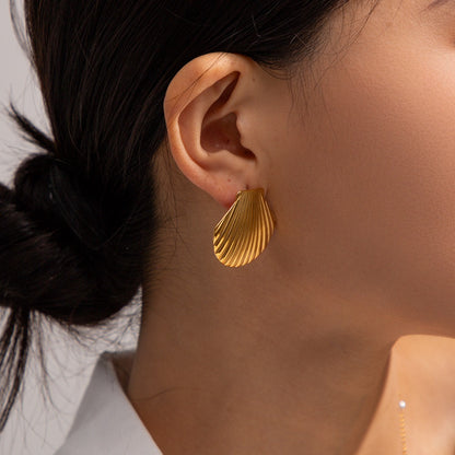 Miley – Boucles d’Oreilles Coquillage Doré