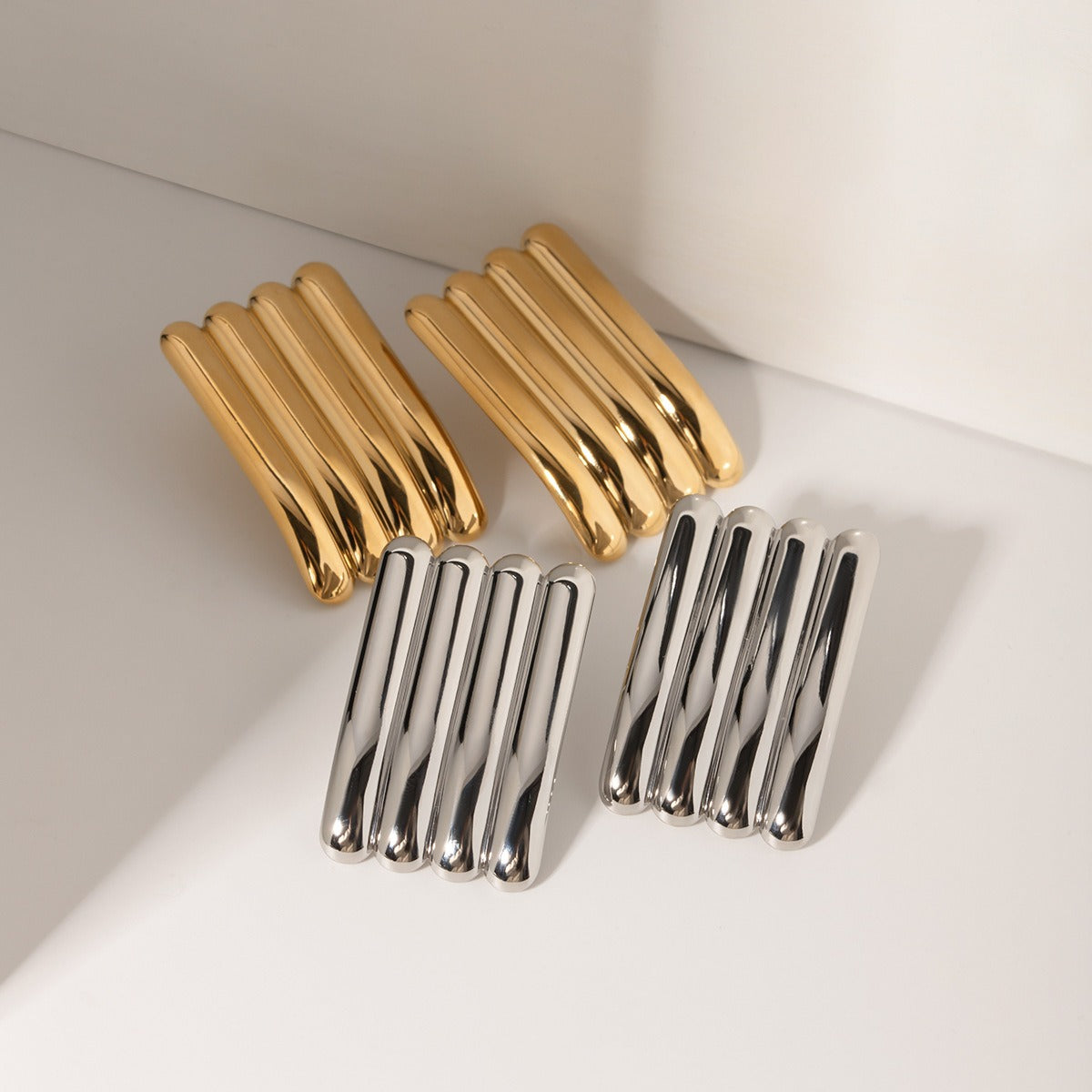 Aude – Boucles d’Oreilles Élégantes