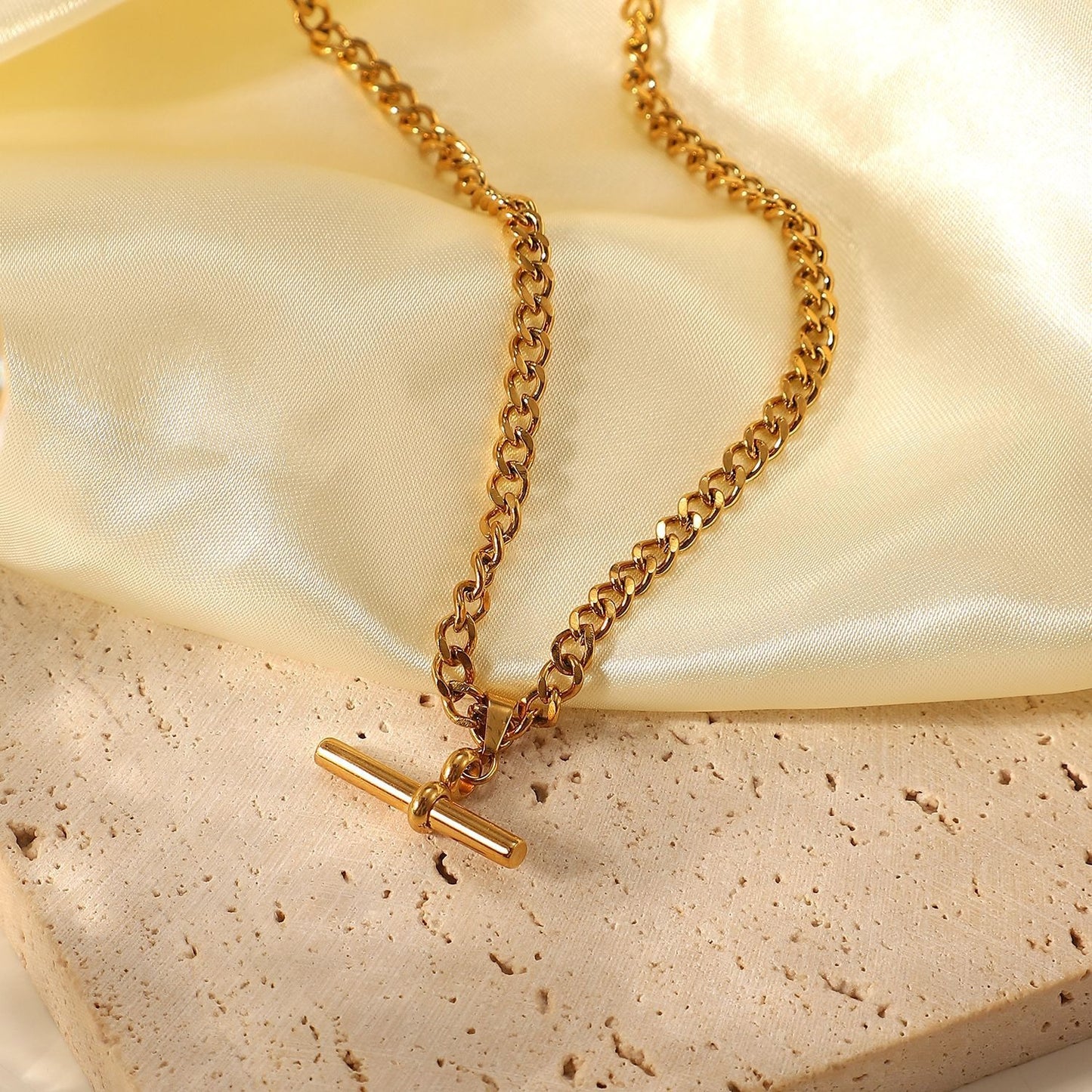 Lalonde – Collier Barre T en Plaqué Or
