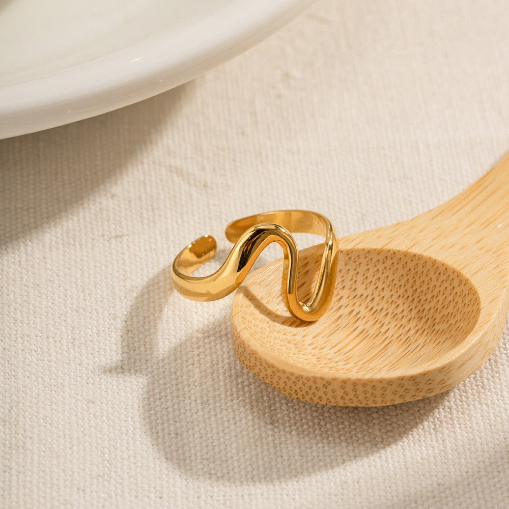 Valerie – Bague Vague en Or Élégante