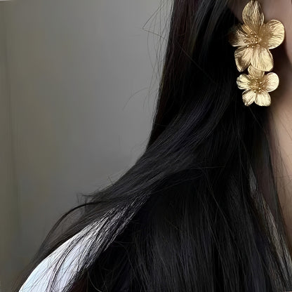 Camilla – Clous d’Oreilles Pétales Rétro