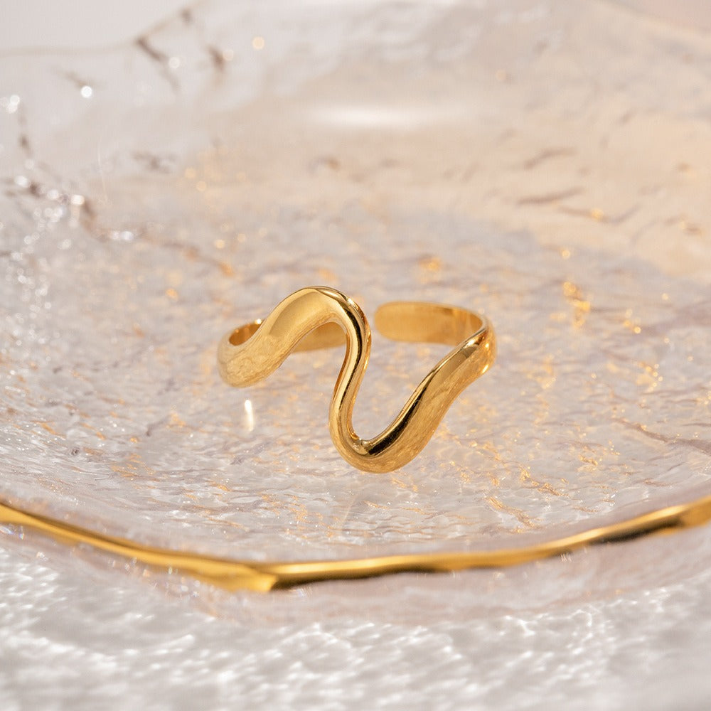 Valerie – Bague Vague en Or Élégante