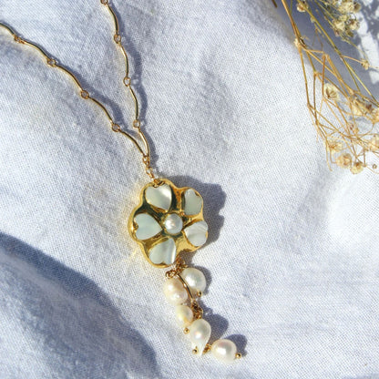 Amara – Collier Fleur et Perle d'Eau Douce