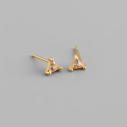 Inez – Clous d’Oreilles Triangle Zircon Coloré