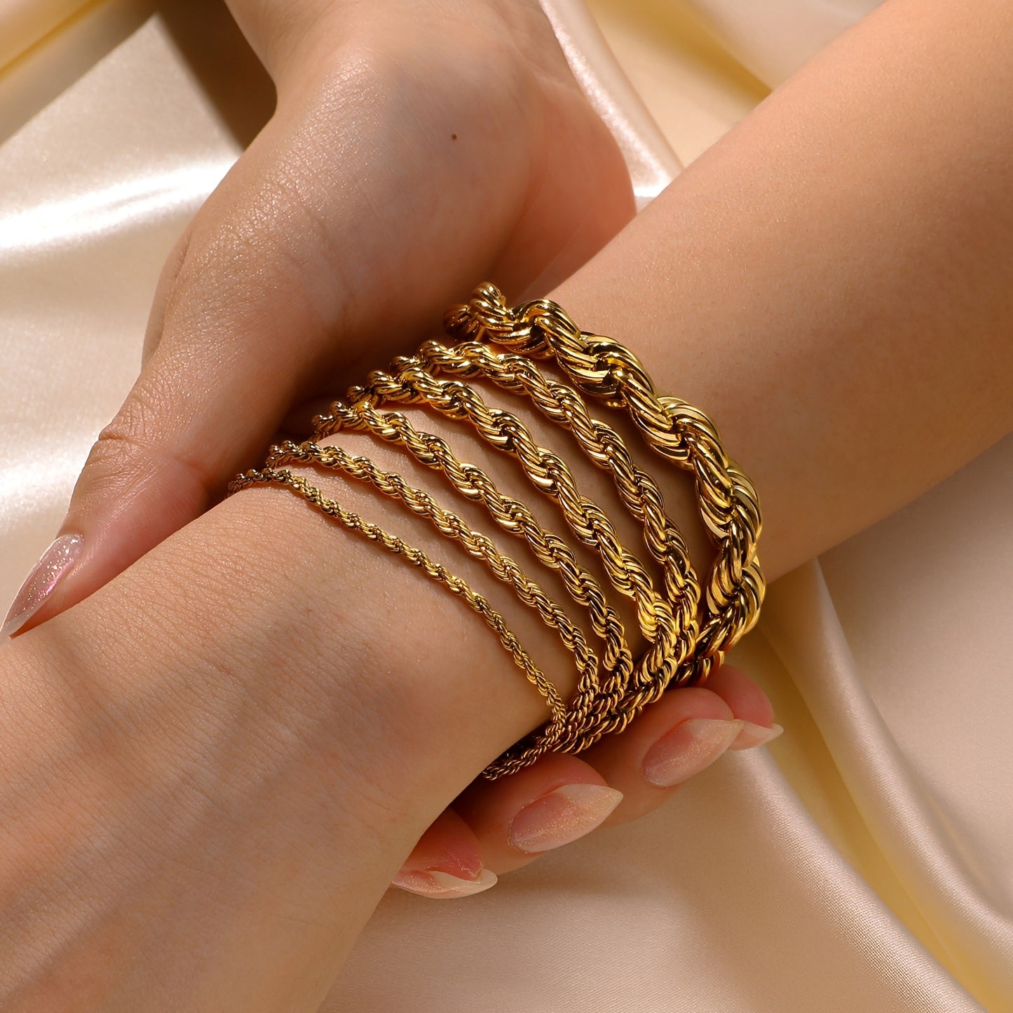 Ines – Bracelet Torsadé en Acier Inoxydable