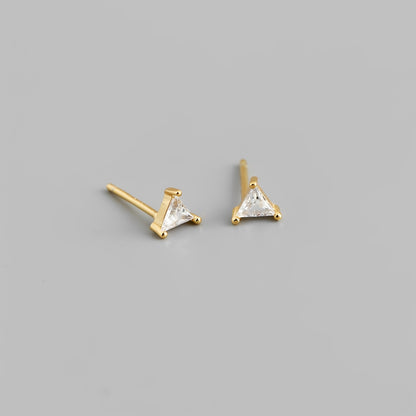 Inez – Clous d’Oreilles Triangle Zircon Coloré