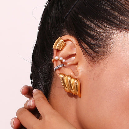 Alizée – Boucles d’Oreilles Ailes Trois Couches Dorées