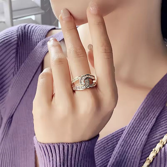Noa – Bague Élégante au Nœud Doré