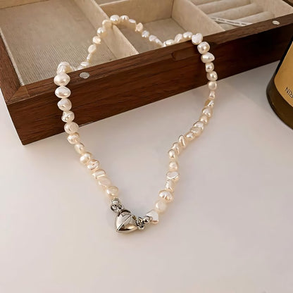 Alix – Collier Court en Perles Love Magnet