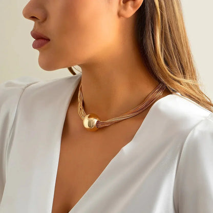 Thalia – Collier Doré Chic et Audacieux