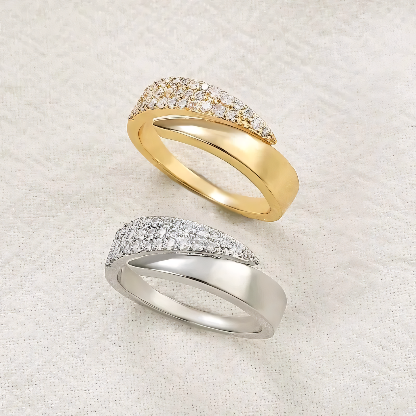 Irina – Anneau Courbe Doré 18K