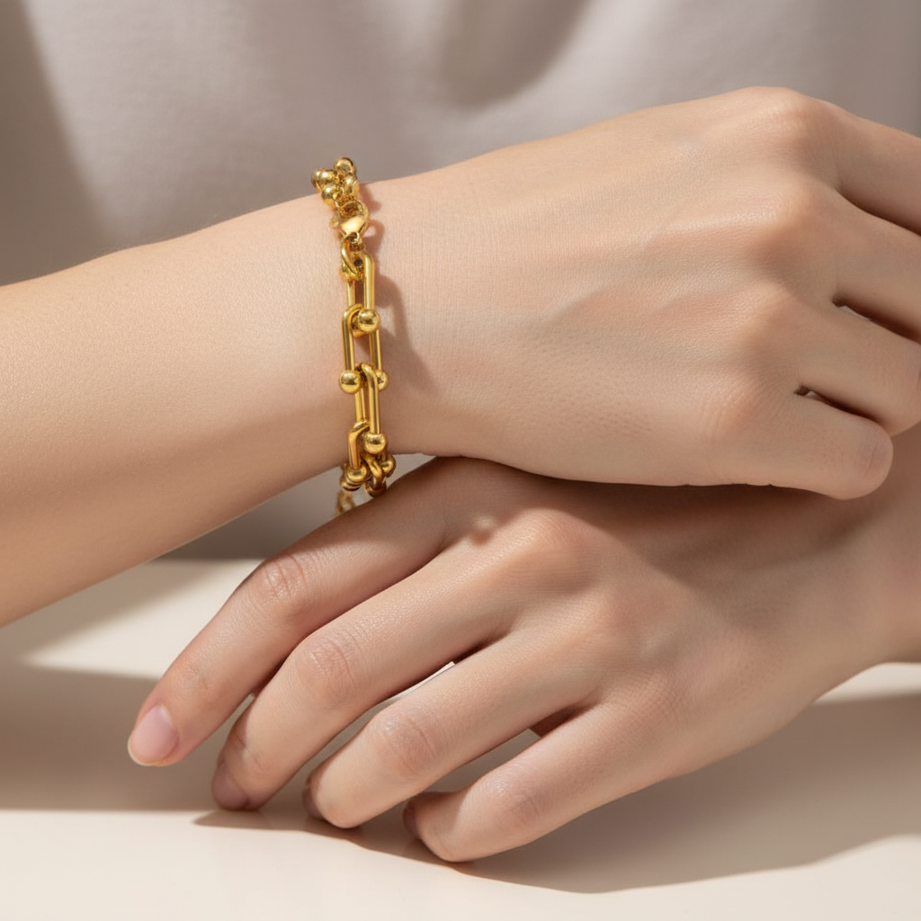 Sabrina – Bracelet Allongé en Acier Inoxydable Doré