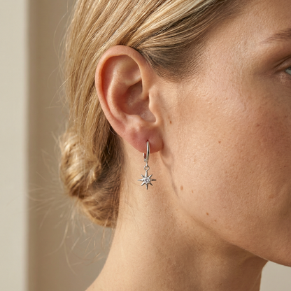 Cess – Boucles d'Oreilles Huggie Micro Pavé Étoile