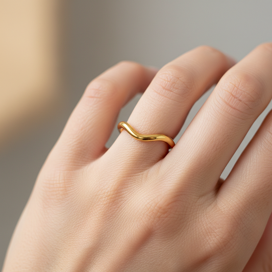 Lorena – Bague Vague Courbée Élégante
