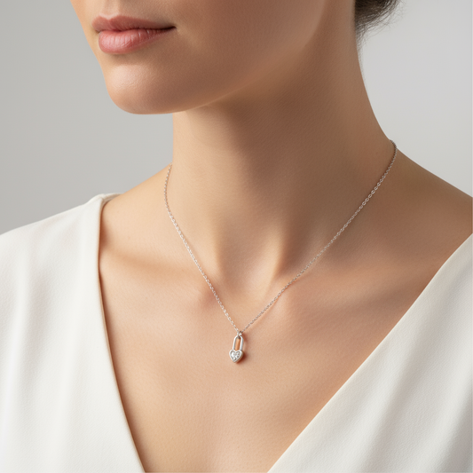 Yura – Collier Pendentif Cœur Serrure