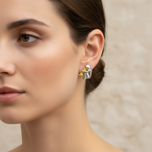 Yumi – Puces d'Oreilles Bicolores Argent et Or
