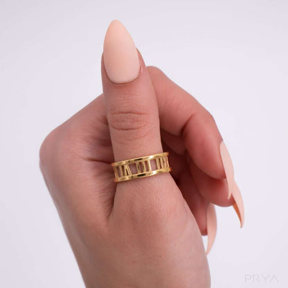 Valérie – Bague à Chiffres Romains Élégante