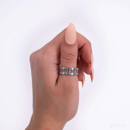 Valérie – Bague à Chiffres Romains Élégante
