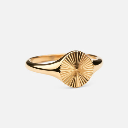 Amane – Bague Sceau Soleil Dorée 18K