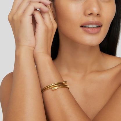 Ariane – Collier Serpent Multi-couches avec Détails Os