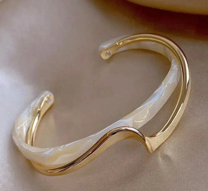 Bree – Bracelet en Opale Blanche