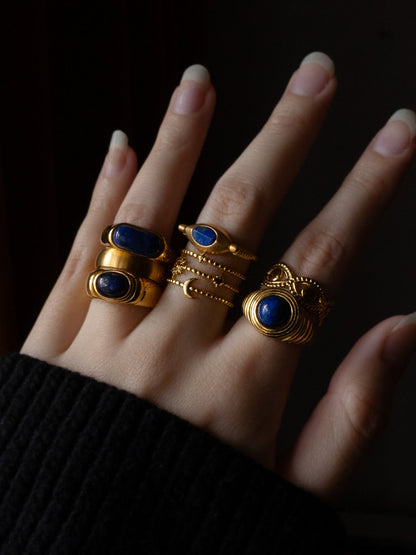 Aria - Bague en or lisse avec pierre bleue